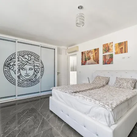 Lägenhet Penthouse With Sea View In Durres - Amazing Terrace Of 400m2 With Panoramic View *